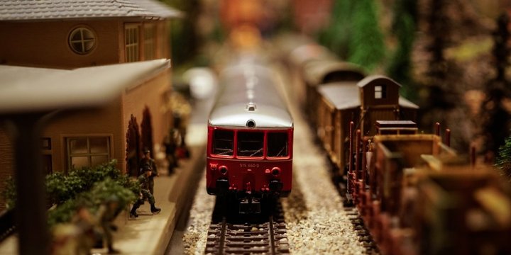 Model Train Sets: Not Just for Hobbyist Adults but Also Great for Kids